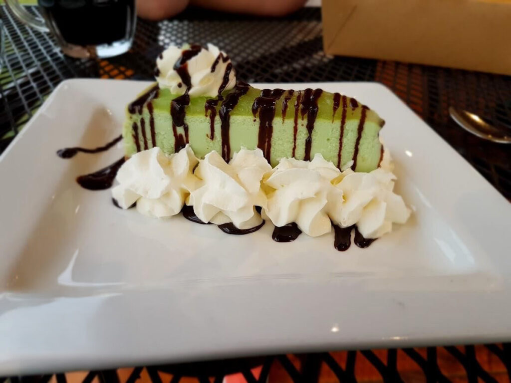 Gigglin' Grizzly Restaurant and Pub, McBride, BC